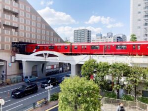 後楽園駅に入る丸ノ内線