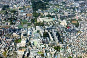 調布市の街並みを空撮