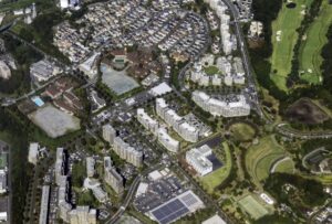 稲城市若葉台の街並みを空撮